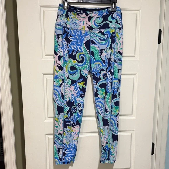 Lilly Pulitzer sirens and spirits luxletic Cropped Leggings L - Picture 2 of 9